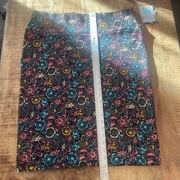 Lularoe Cassie Skirt 2XL Black Pink Bright Flowers -New With Tags Pencil Stretch - Picture 5 of 11